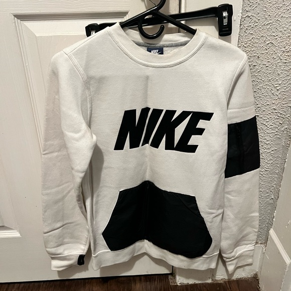Nike sweater - Picture 1 of 3